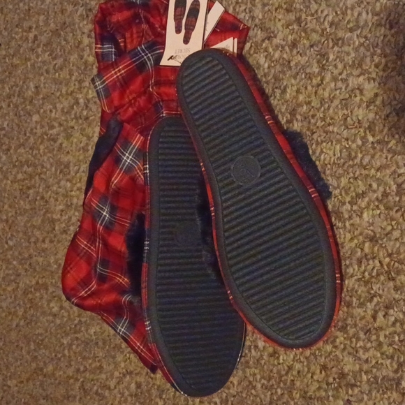 Victoria's Secret slippers - Picture 3 of 3